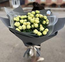 Букет Белые кустовые розы Солинеро в Архонскую